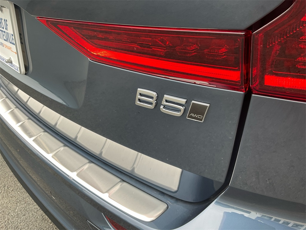 2026 Volvo XC60 B5 Plus photo 16