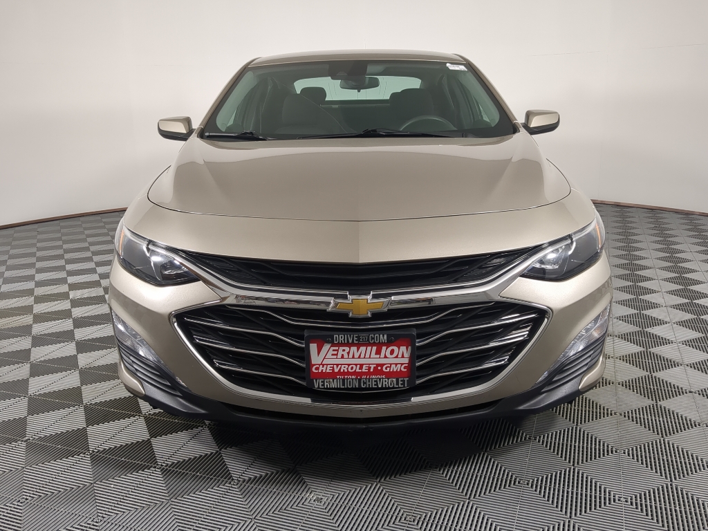2024 Chevrolet Malibu 1LT photo 2