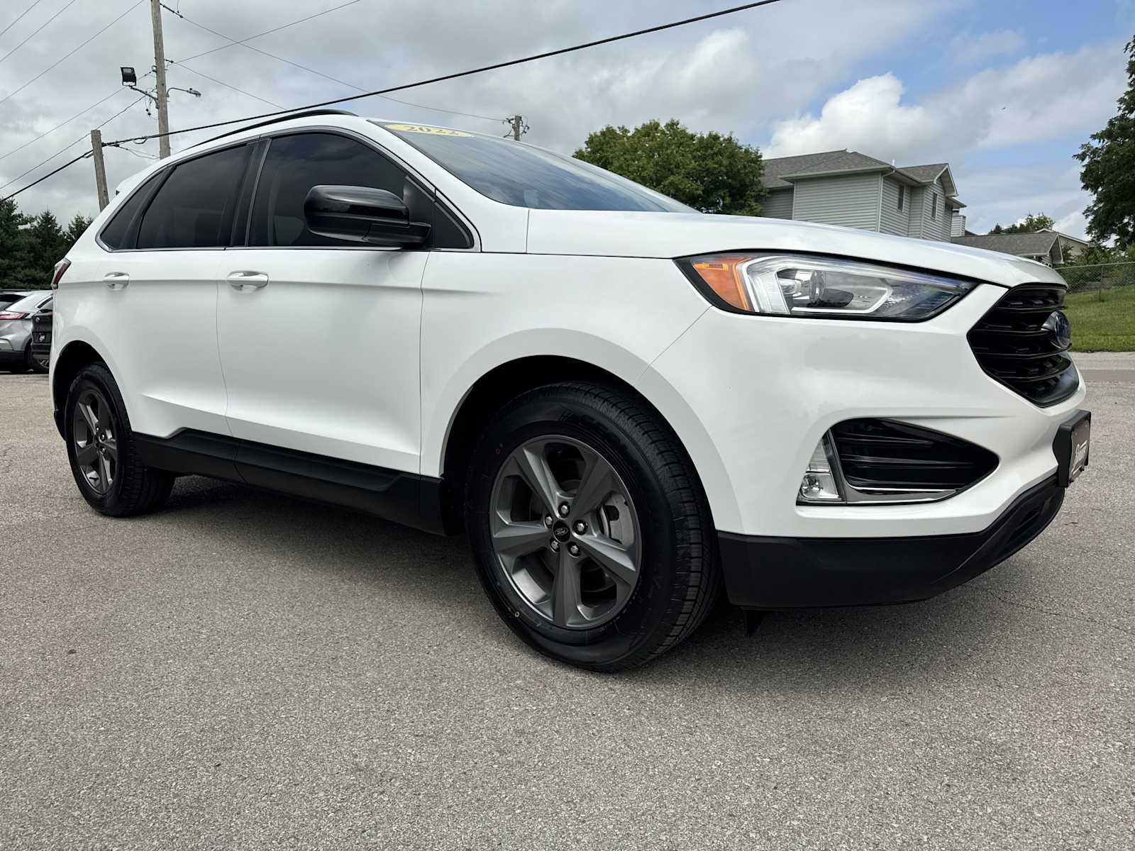 2022 Ford Edge SEL photo 3