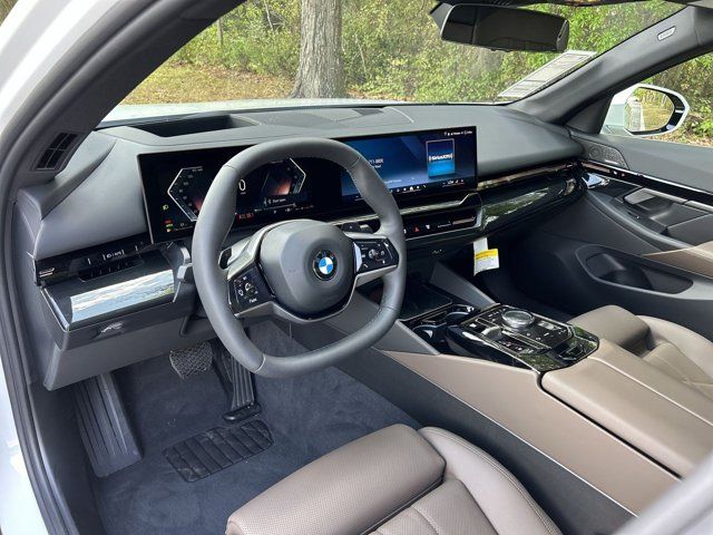 2025 Bmw 530i photo 11