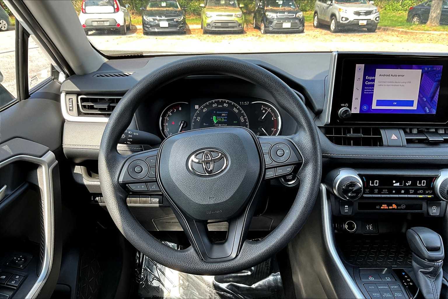 2025 Toyota RAV4 XLE photo 5