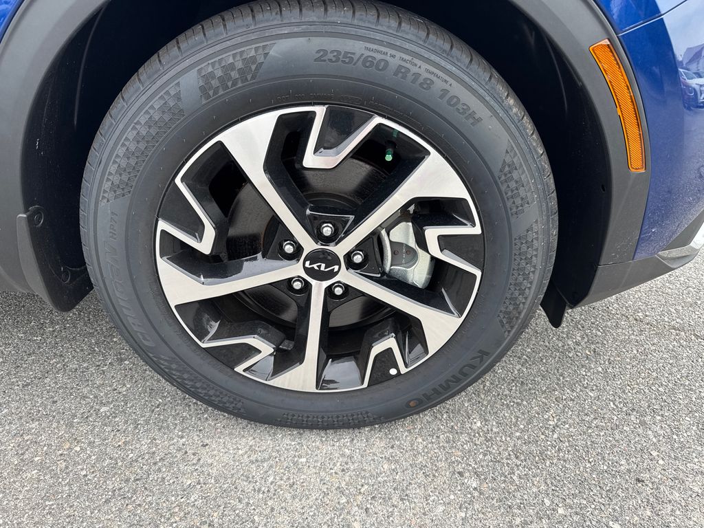 2024 Kia Sportage EX photo 12