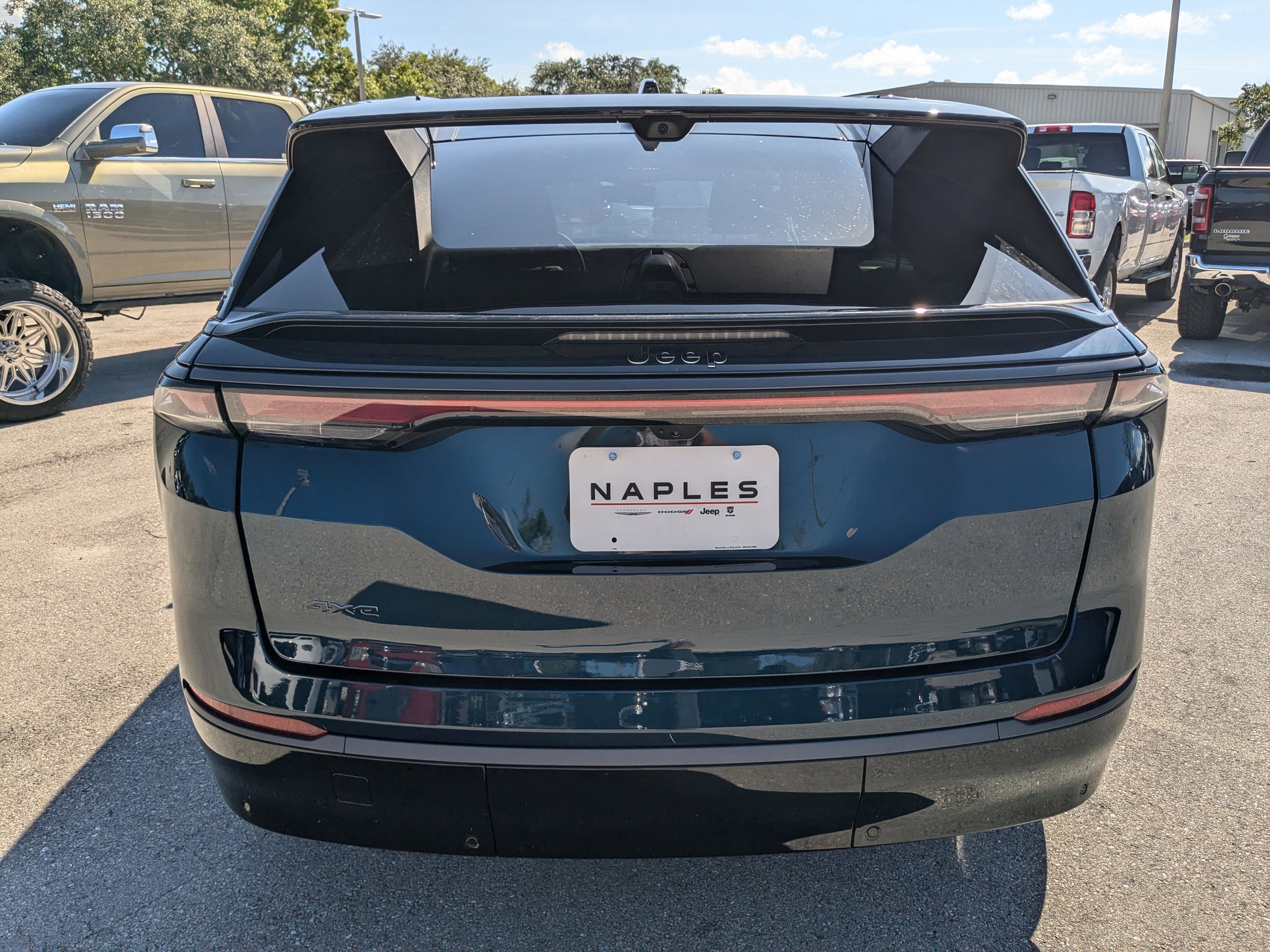 2025 Jeep Wagoneer S Launch Edition photo 2