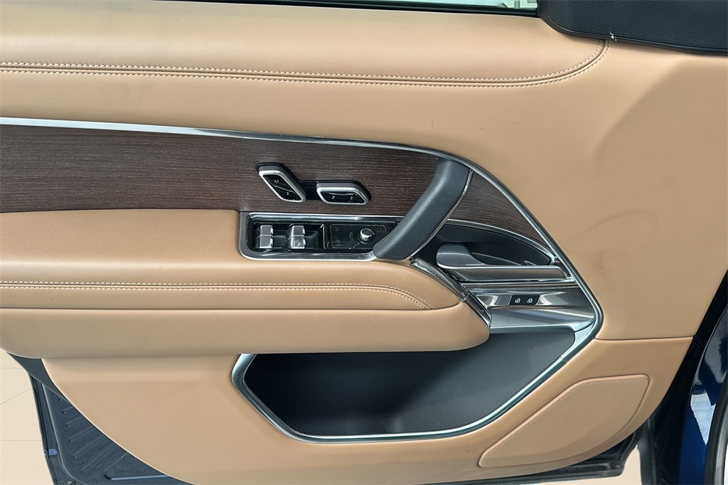 2023 Land Rover Range Rover SE photo 20