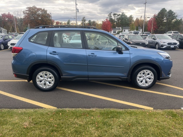 2023 Subaru Forester Base photo 3