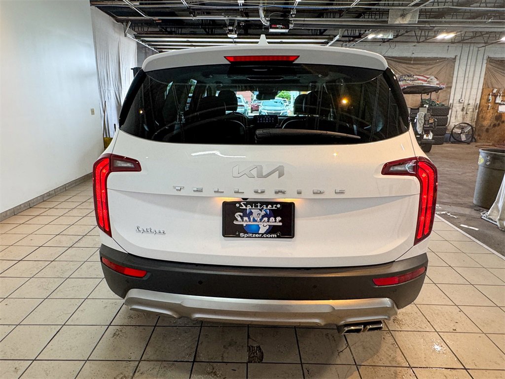 2022 Kia Telluride S photo 3