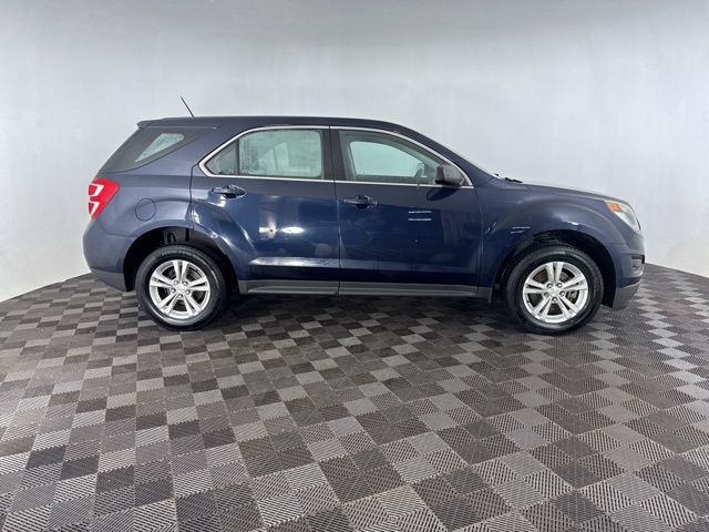 2017 Chevrolet Equinox LS photo 4