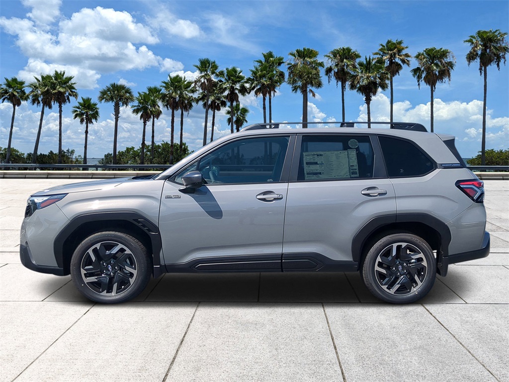 2025 Subaru Forester Premium photo 4