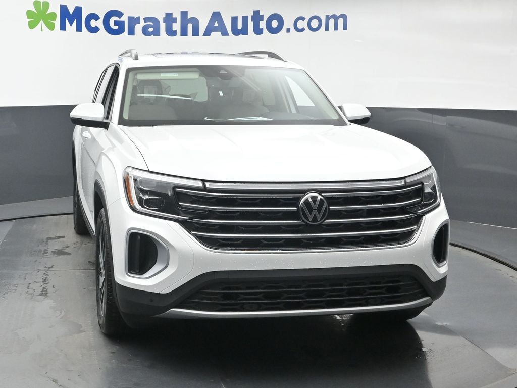 2026 Volkswagen Atlas SE Technology photo 2