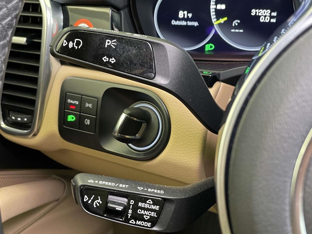 2022 Porsche Cayenne E-Hybrid Base photo 38