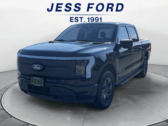 2025 Ford F-150 Lightning Flash's photo