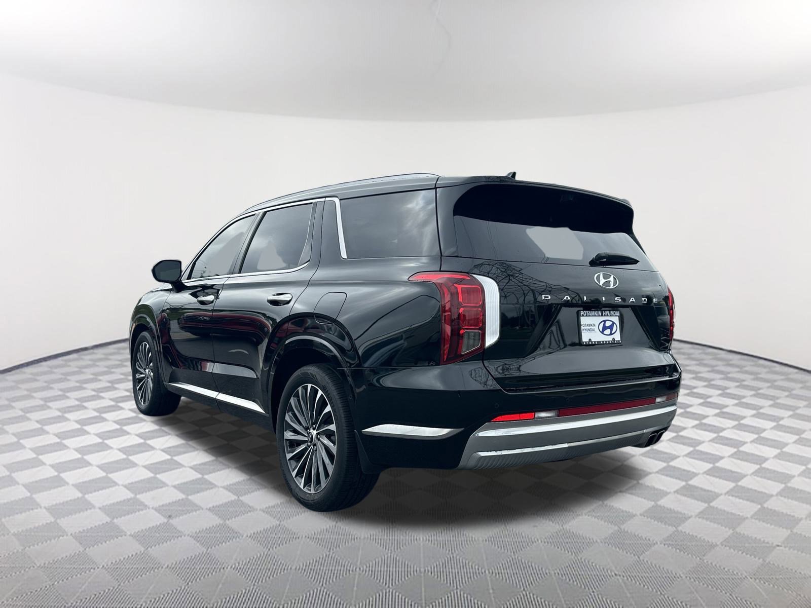 Used 2024 Abyss Black Pearl Hyundai Calligraphy image 8