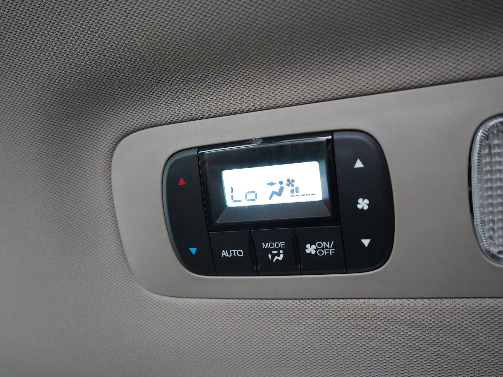 2017 Honda Odyssey Touring Elite photo 20
