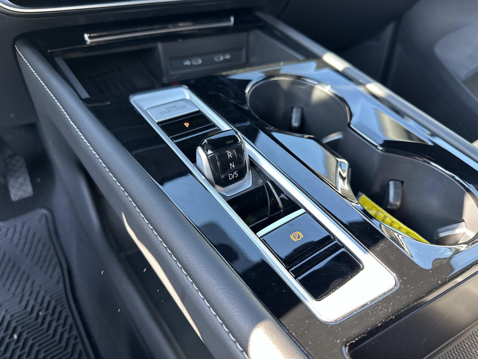 2025 Volkswagen Atlas Cross Sport SE Technology photo 13