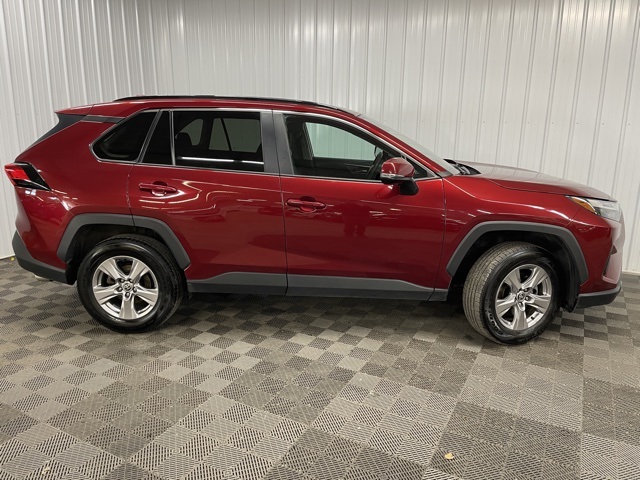 2023 Toyota RAV4 XLE photo 2