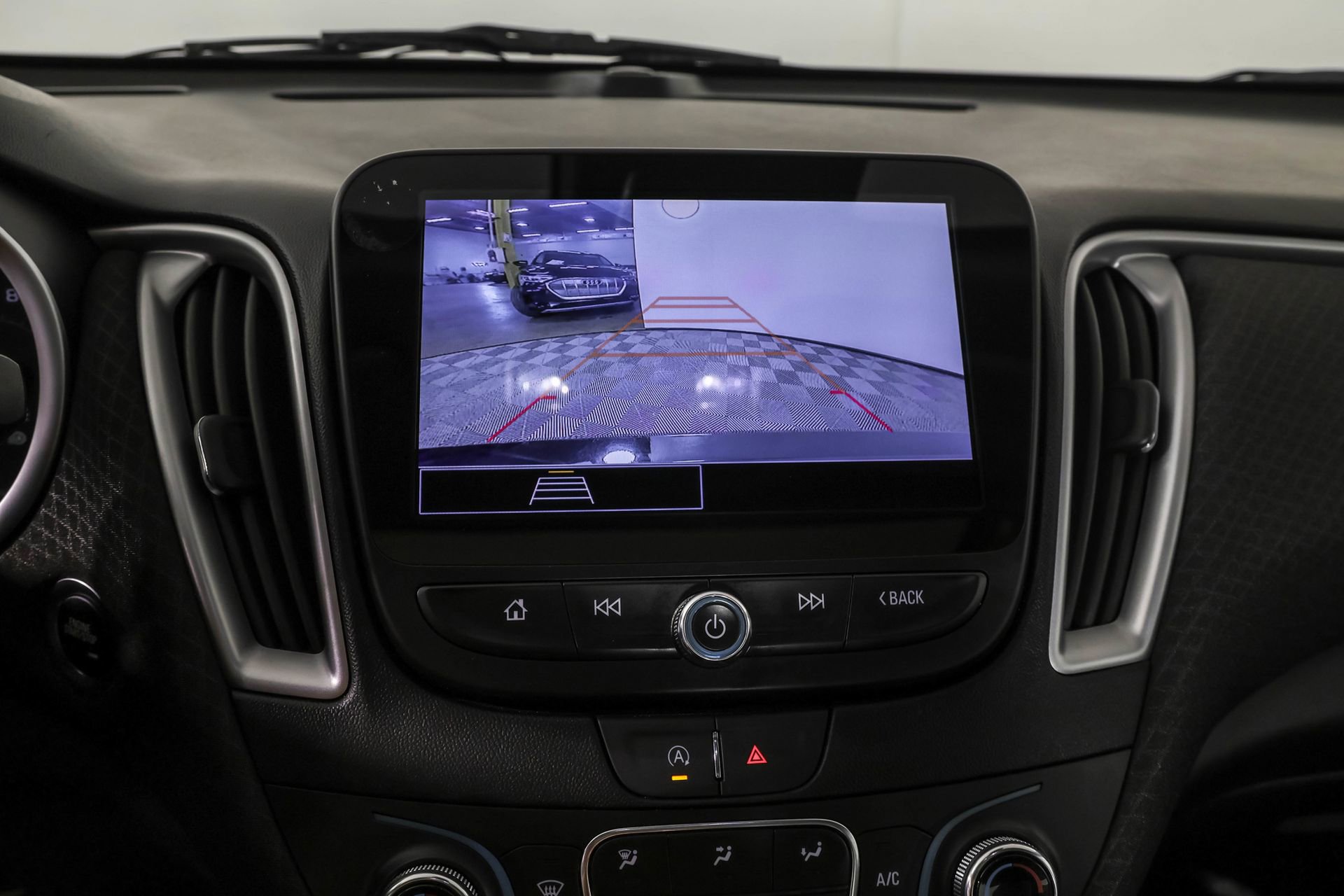 2023 Chevrolet Malibu 1LT photo 3