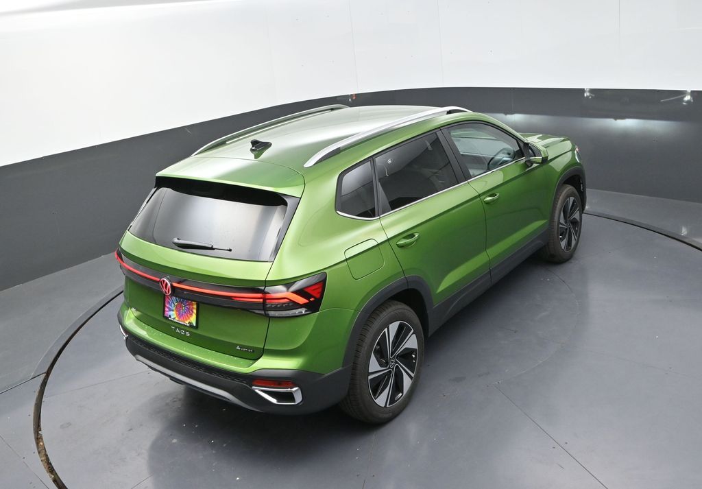 2025 Volkswagen Taos SE photo 16