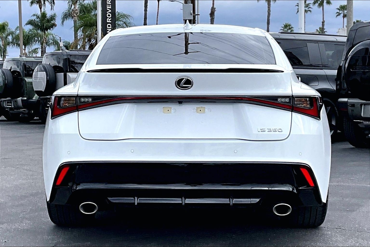 2023 Lexus IS 350 F SPORT photo 4