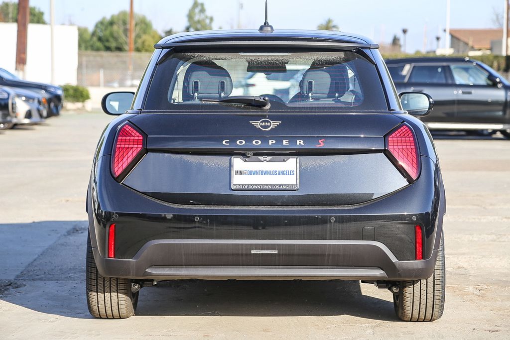 2025 Mini Cooper 2 Door Hardtop Signature photo 6