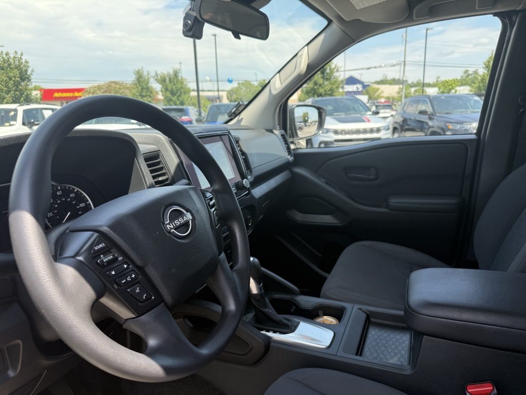 2023 Nissan Frontier S photo 13