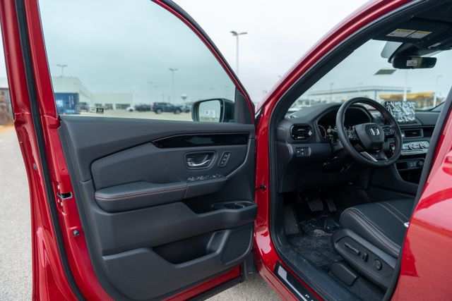 2025 Honda Pilot TrailSport photo 23