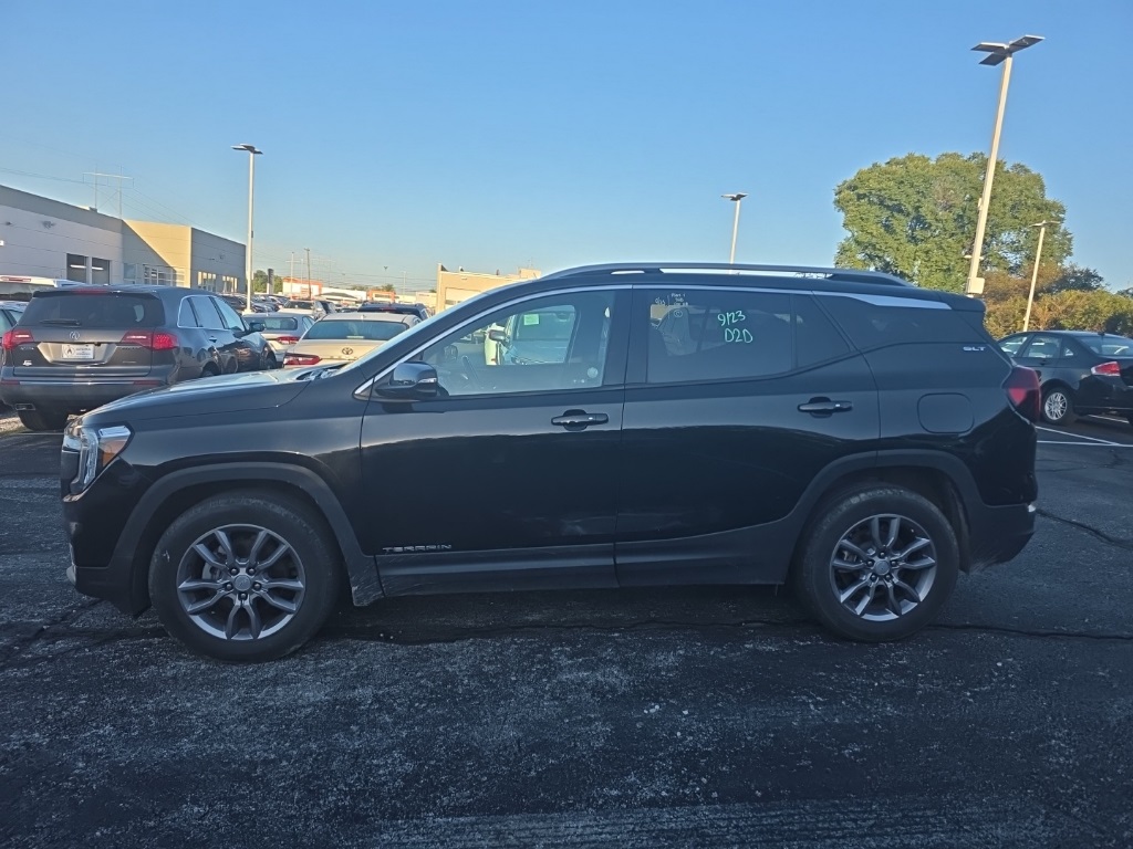 2024 Gmc Terrain SLT photo 2