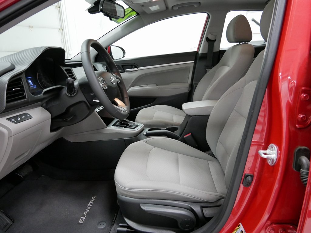 2020 Hyundai Elantra Value Edition photo 10