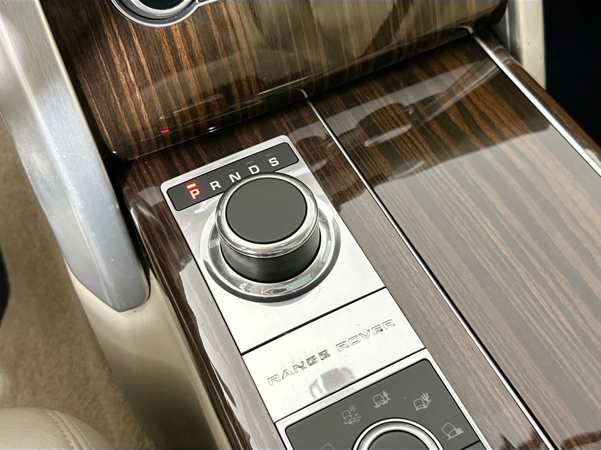 2016 Land Rover Range Rover Base photo 4