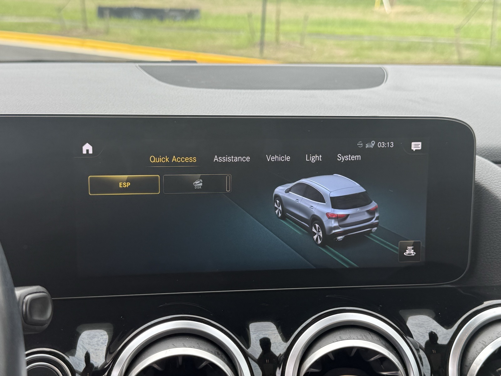 2023 Mercedes Benz GLA 250 4MATIC photo 4