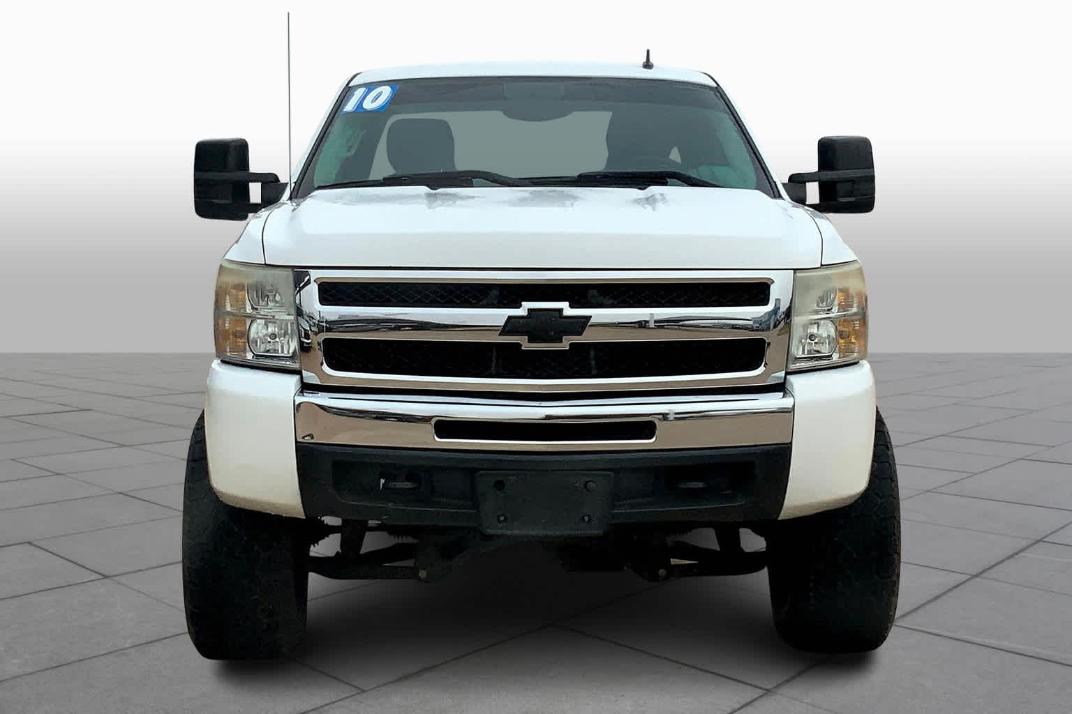 2010 Chevrolet Silverado 1500 LT photo 2