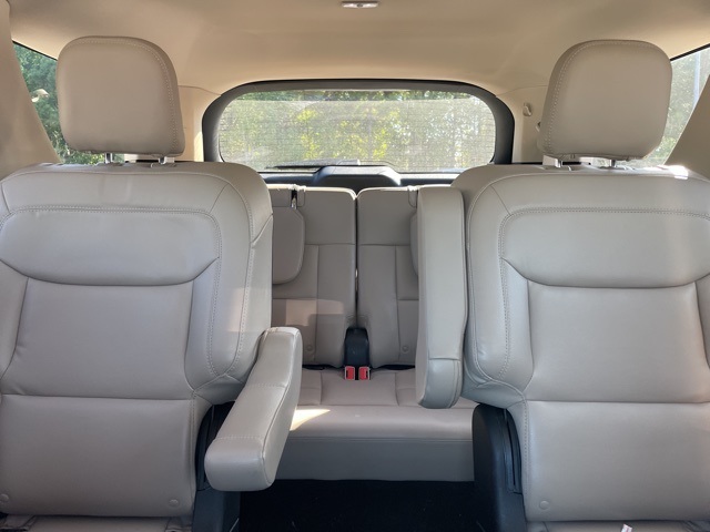2020 Ford Explorer XLT photo 9