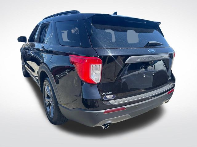 2021 Ford Explorer XLT photo 3