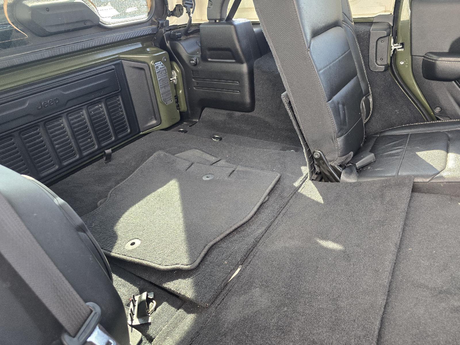 2022 Jeep Wrangler Unlimited Sahara photo 29