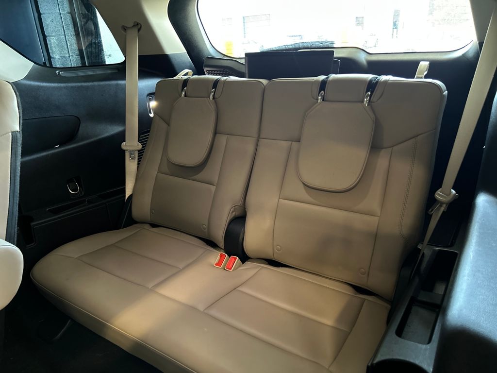 2021 Ford Explorer XLT photo 9
