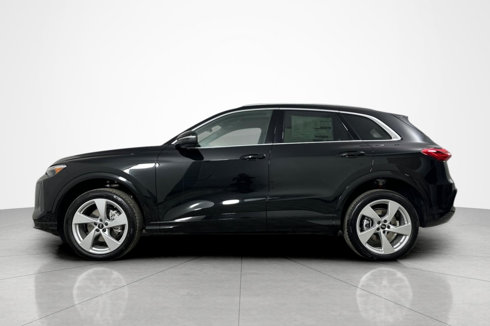 2025 Audi Q5 Premium Plus TFSI photo 3