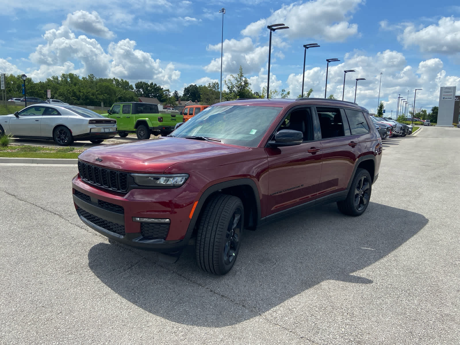 2025 Jeep Grand Cherokee Limited photo 3