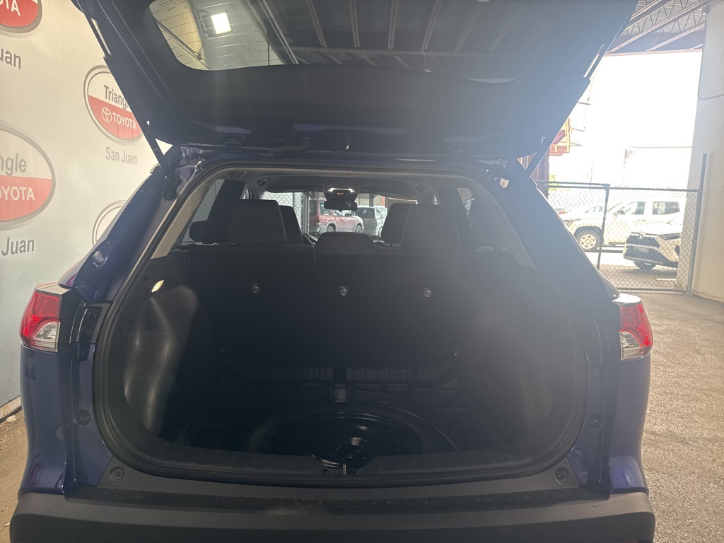 2023 Toyota Corolla Cross LE photo 20