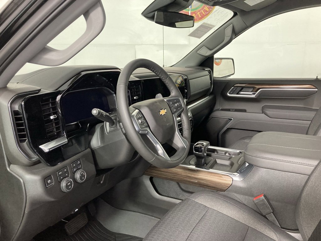 2026 Chevrolet Silverado 1500 LT photo 12