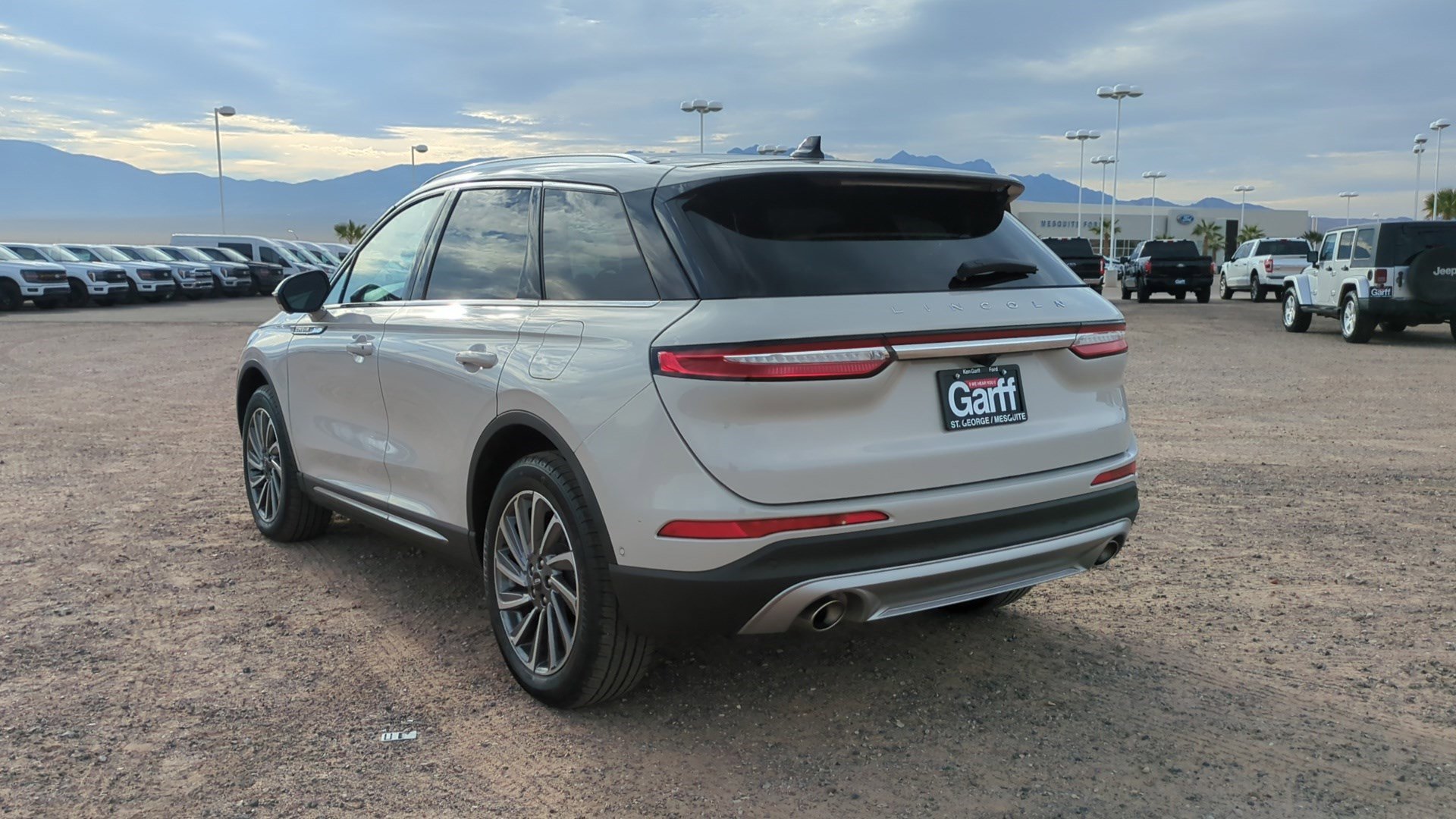 2023 Lincoln Corsair Reserve photo 4