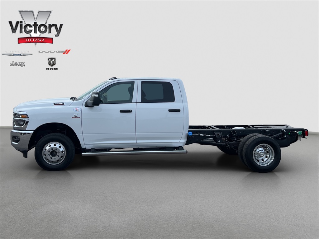 2025 Ram 3500 Tradesman photo 3
