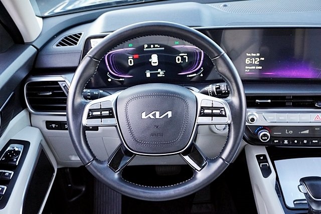 2025 Kia Telluride S photo 20