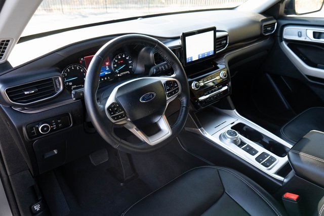 2024 Ford Explorer Limited photo 2
