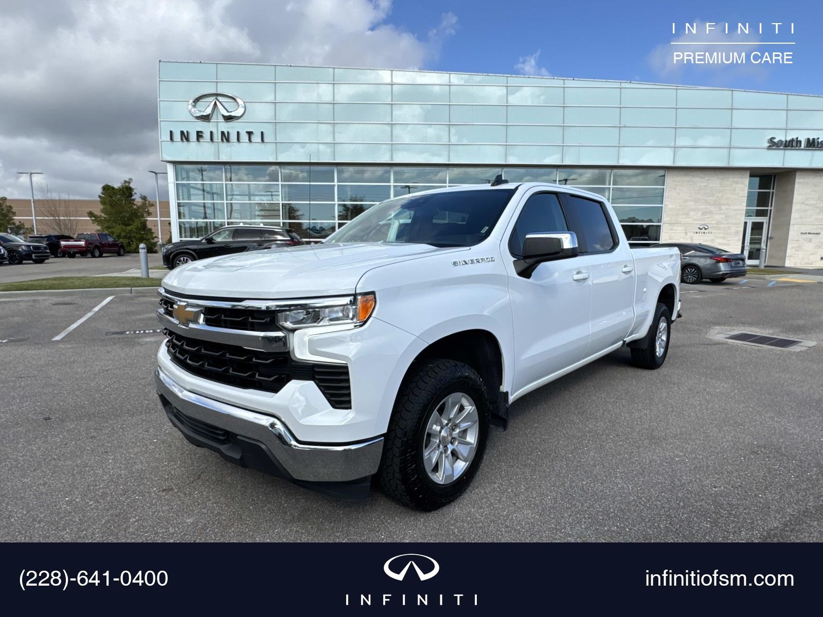 2024 Chevrolet Silverado 1500 LT's photo