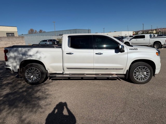 2023 Chevrolet Silverado 1500 High Country photo 2