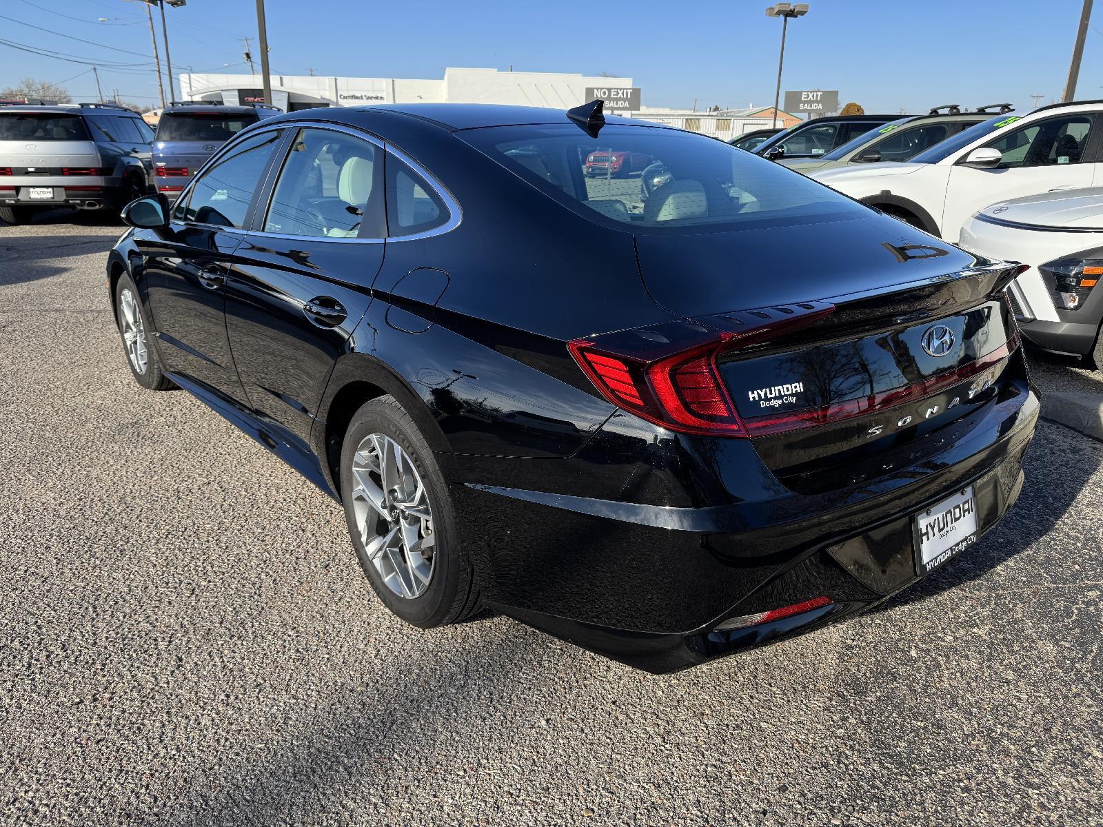 2023 Hyundai Sonata SEL photo 3