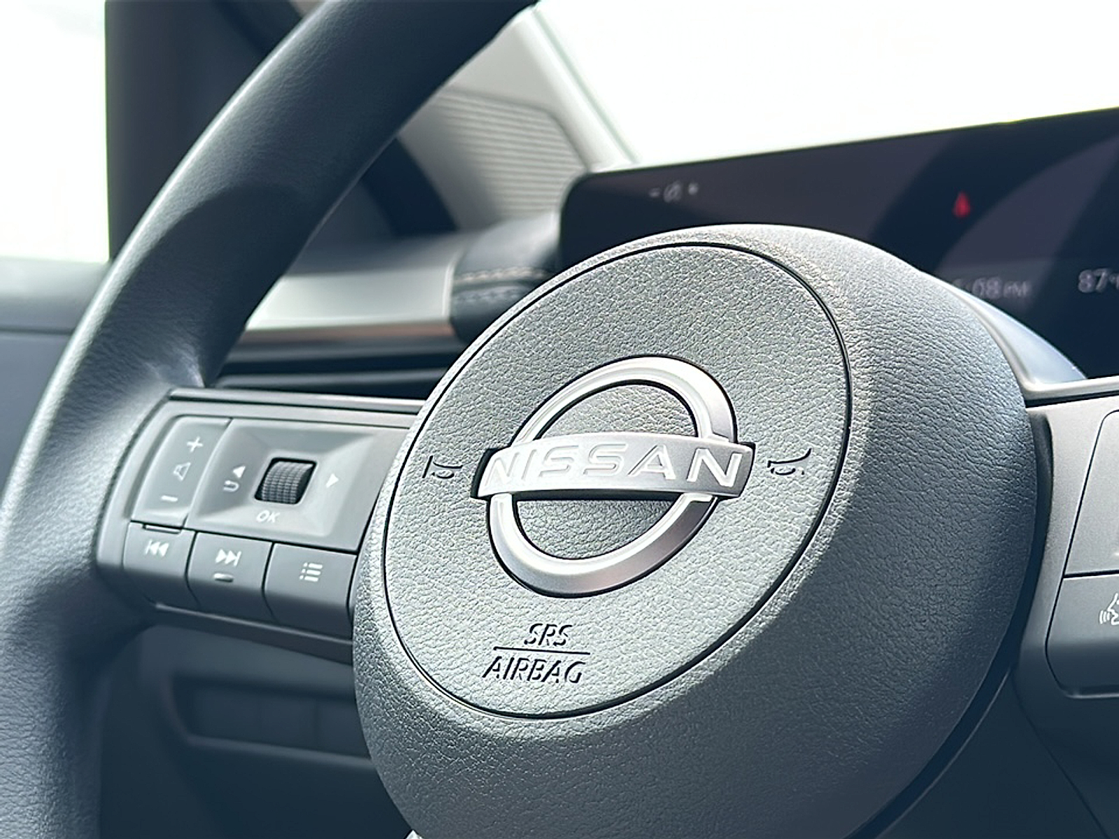 2025 Nissan Kicks SV photo 8