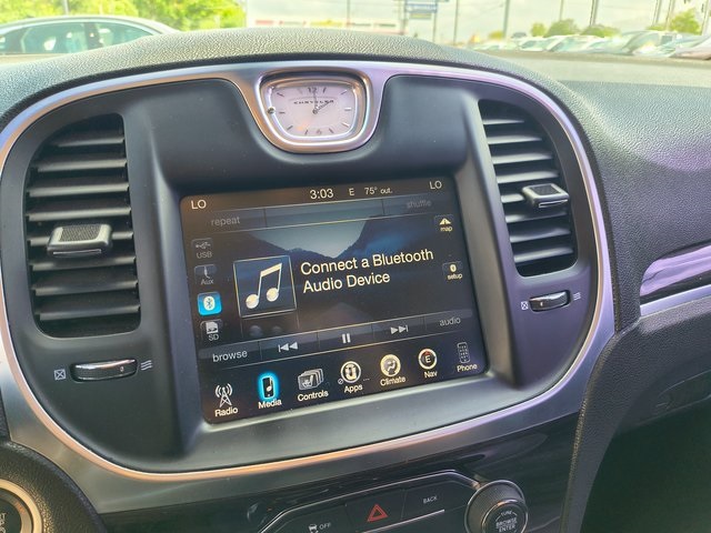 2016 Chrysler 300 Limited photo 5