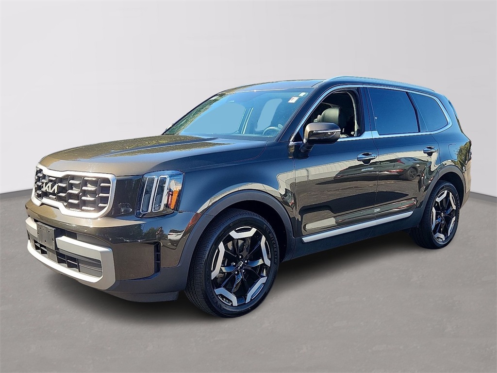2023 Kia Telluride S photo 3