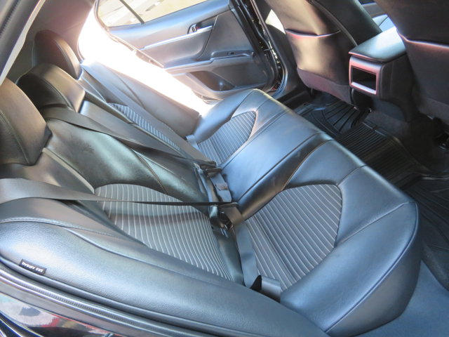 2021 Toyota Camry SE photo 13