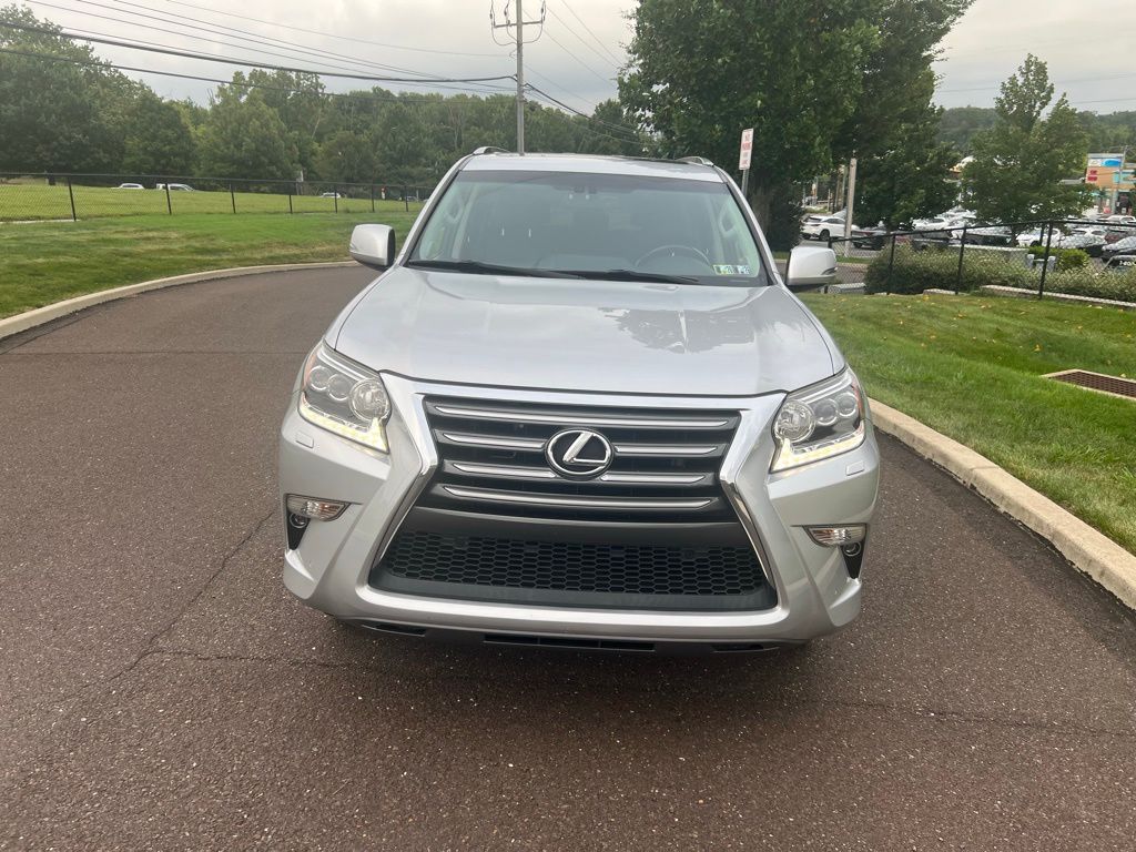 2019 Lexus GX 460 photo 2